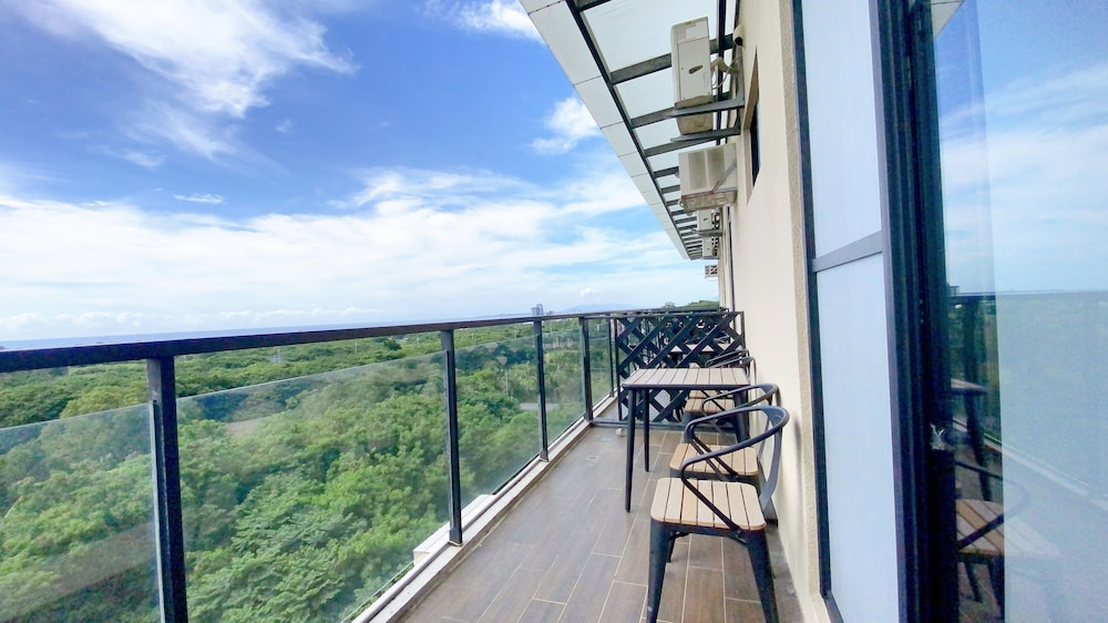 Luxury Twin Room, Balcony photo 3