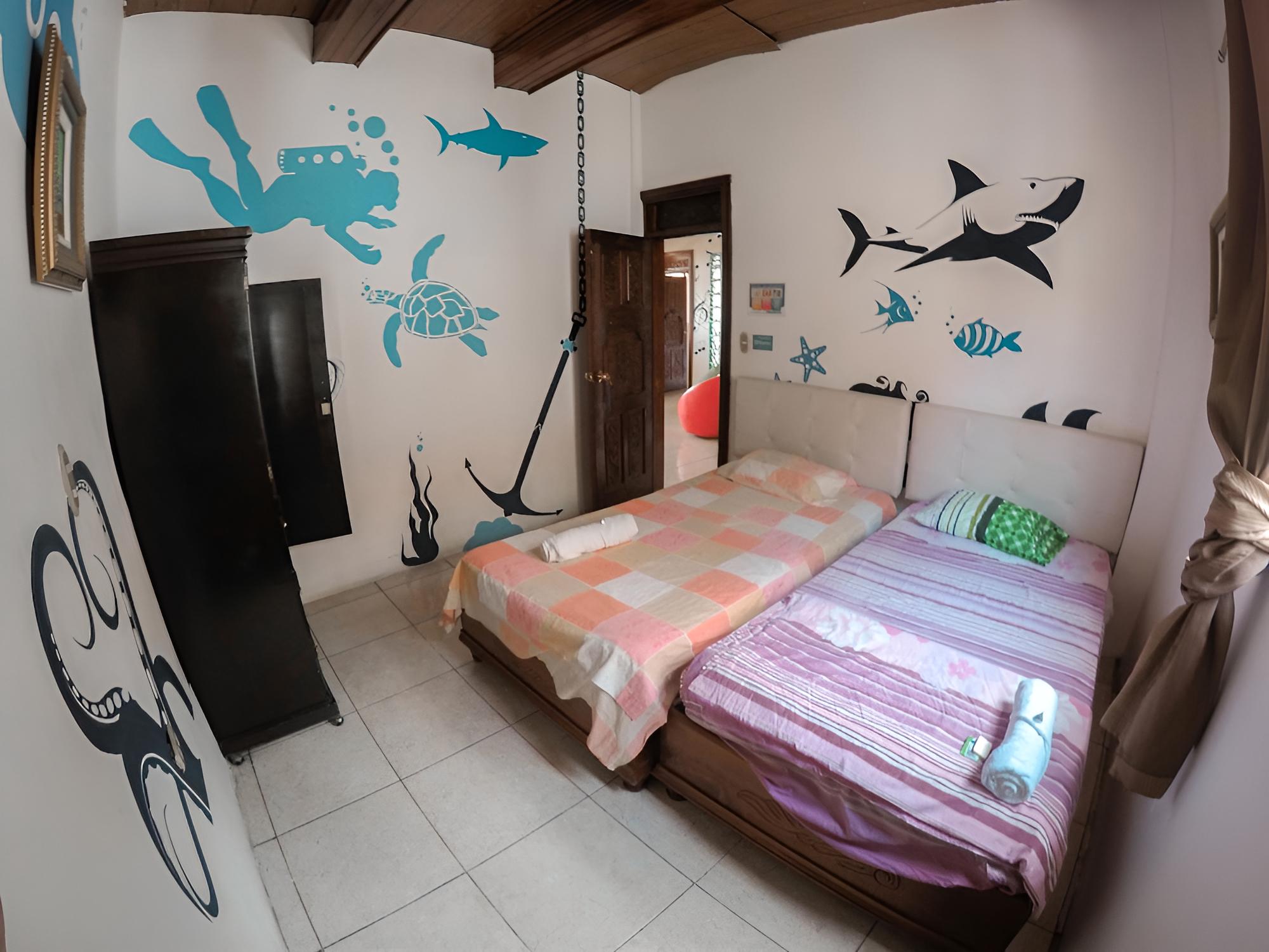 Junior Suite, 1 Queen Bed, Non Smoking, Shared Bathroom photo 3