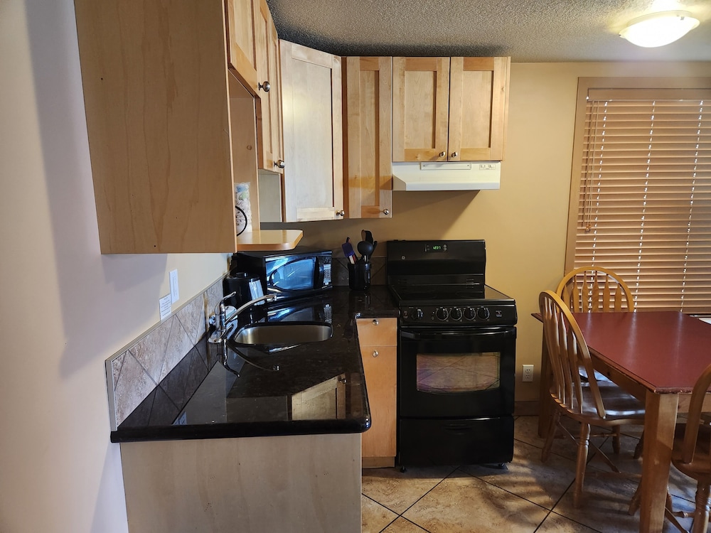 Standard Suite, Kitchen - Photo 19
