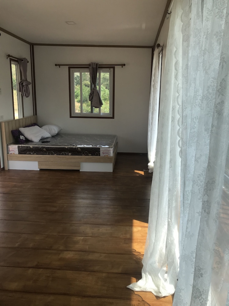 Signature Room, 1 Queen Bed, Mountain View photo 2