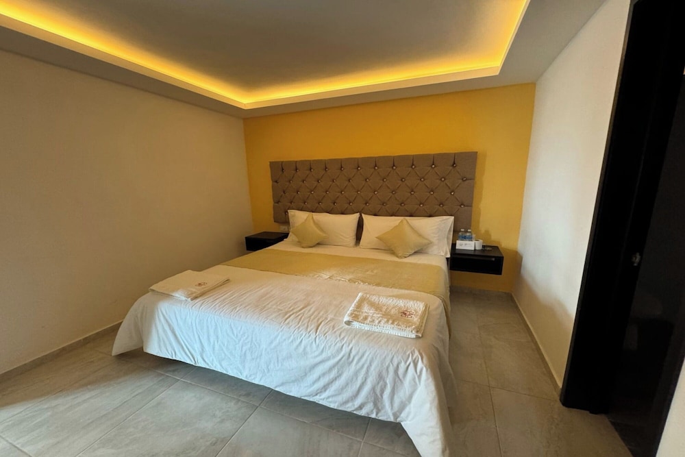 Deluxe Room - Photo 1