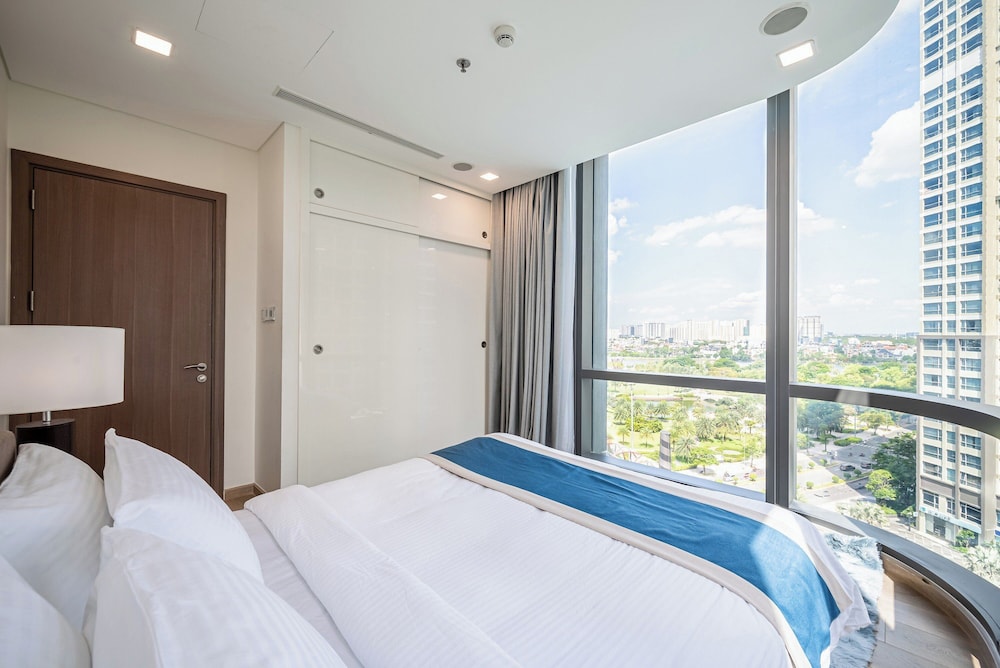 Deluxe Apartment, 3 Bedrooms, Balcony, City View