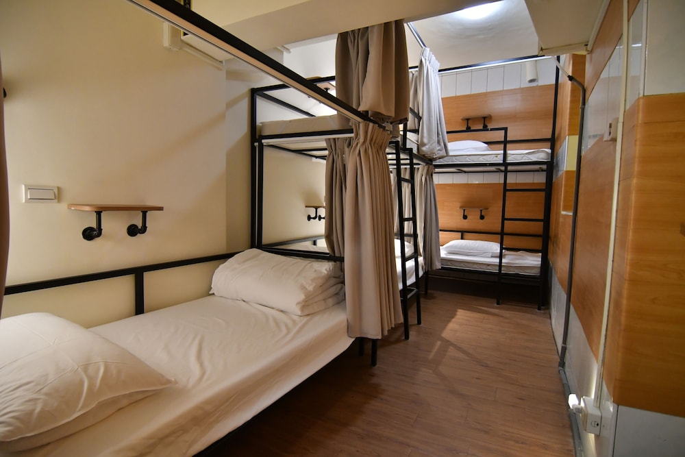 Economy Shared Dormitory, Women only, Non Smoking photo 1
