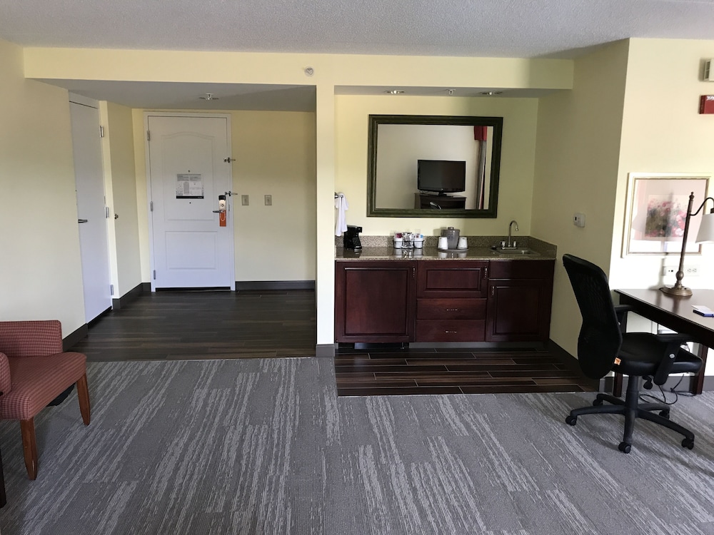 Room, 1 King Bed, Accessible, Non Smoking - Photo 2