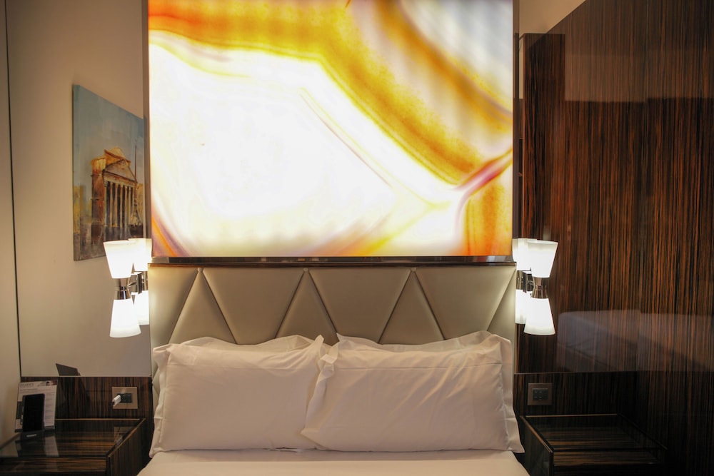 Smart Room, French Bed