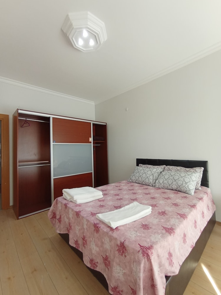Luxury Apartment, 1 Bedroom, Balcony, Mountain View