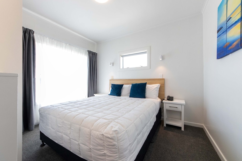 Family Suite, 1 Bedroom, Kitchen (Unit 7)