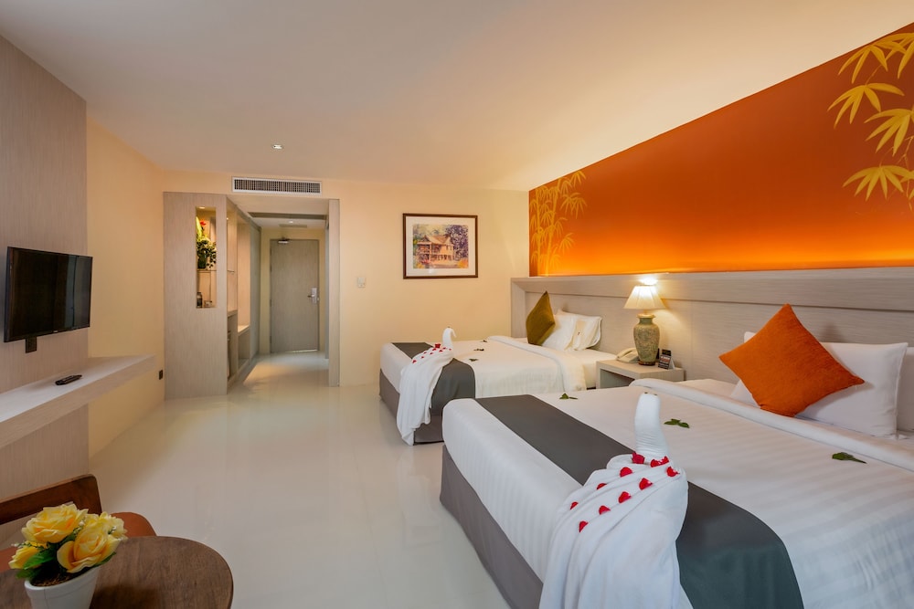 Deluxe Room - Photo 6