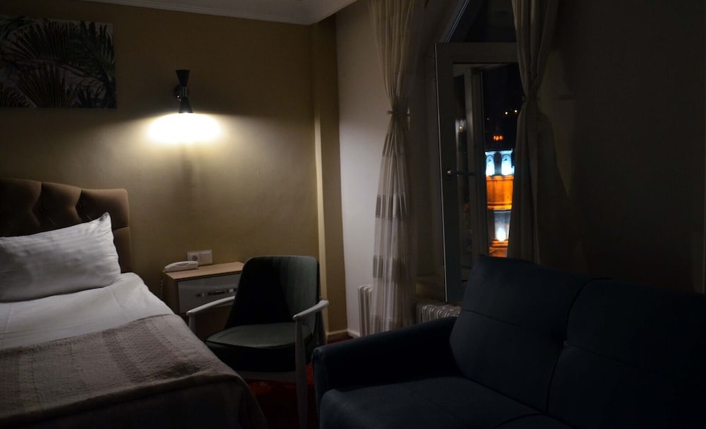 Standard Twin Room photo 2