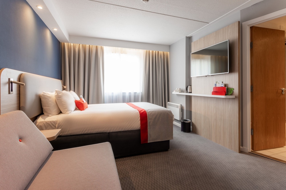 Standard Room, 1 Double Bed with Sofa bed (with Free Hot Breakfast) - Photo 2