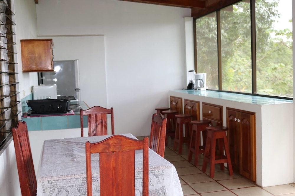 Standard House, 4 Bedrooms, Ocean View photo 2