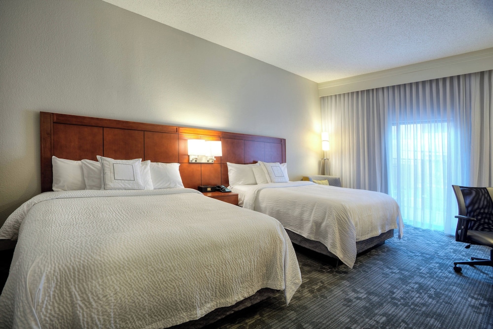 Room, 2 Queen Beds - Photo 1