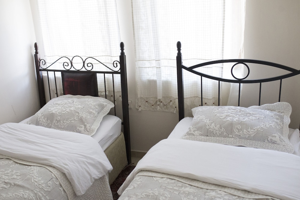 Standard Twin Room photo 3