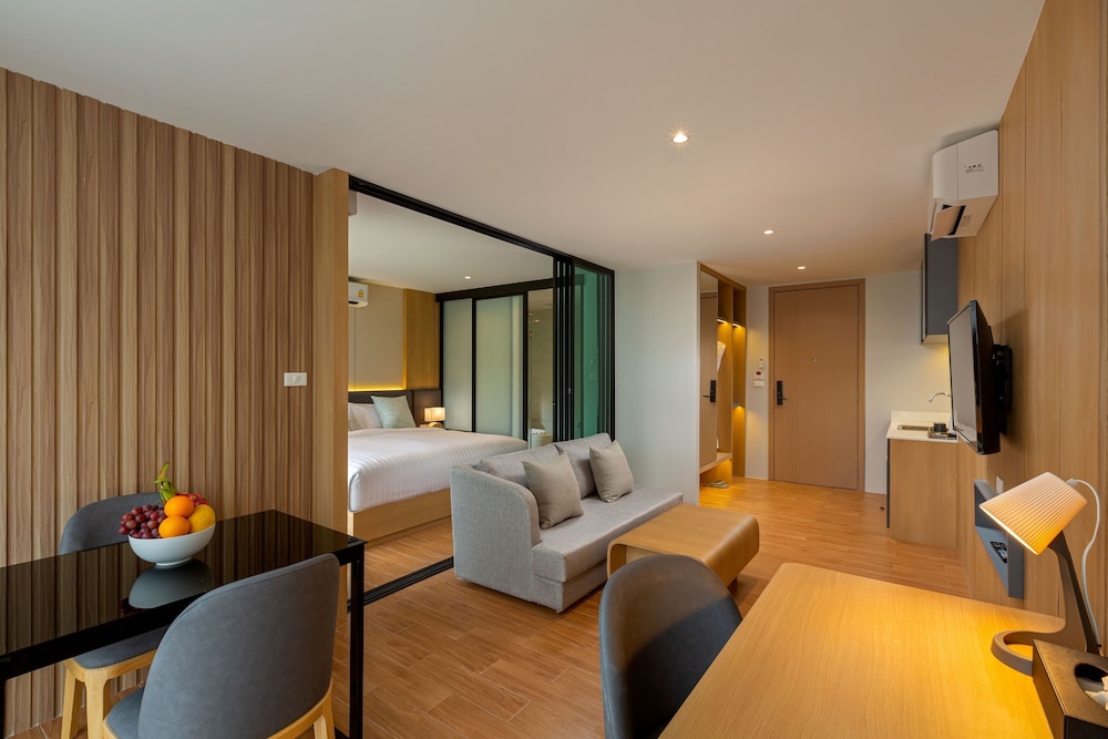 Premium Room (Deluxe) - Photo 4
