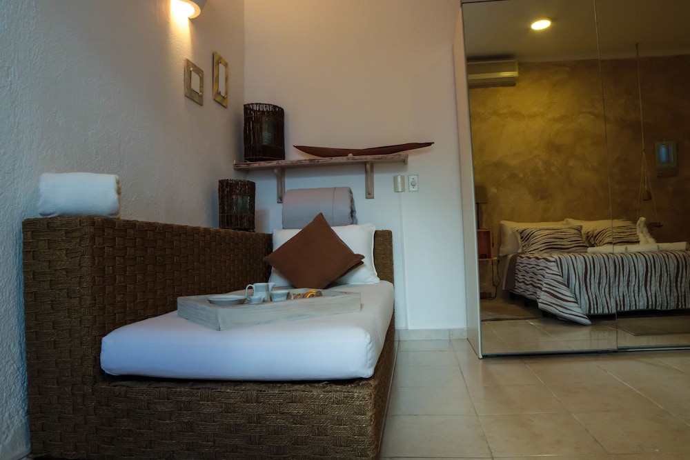 Quadruple Room, Multiple Beds, Non Smoking photo 2