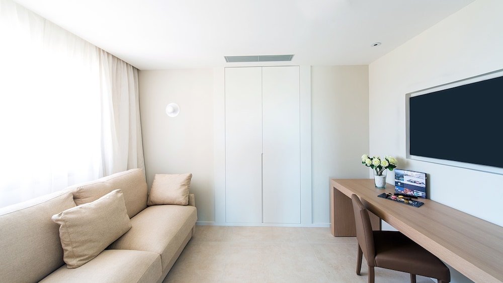 Junior Suite, Sea View (3 adults ) Junior Suite, Sea View (3 adults )