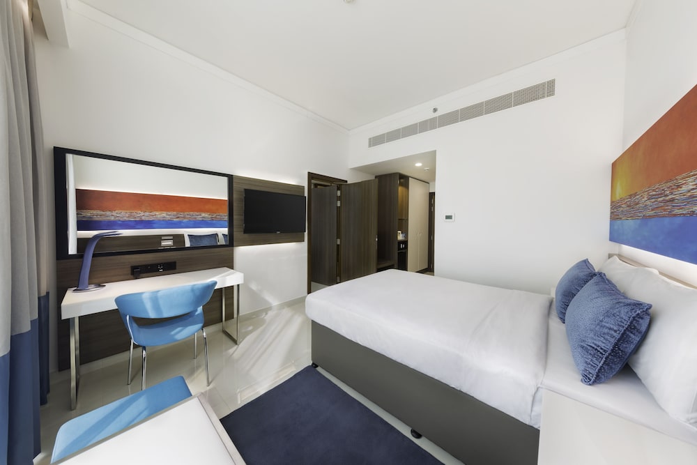 Triple Room, 1 Queen Bed photo 2