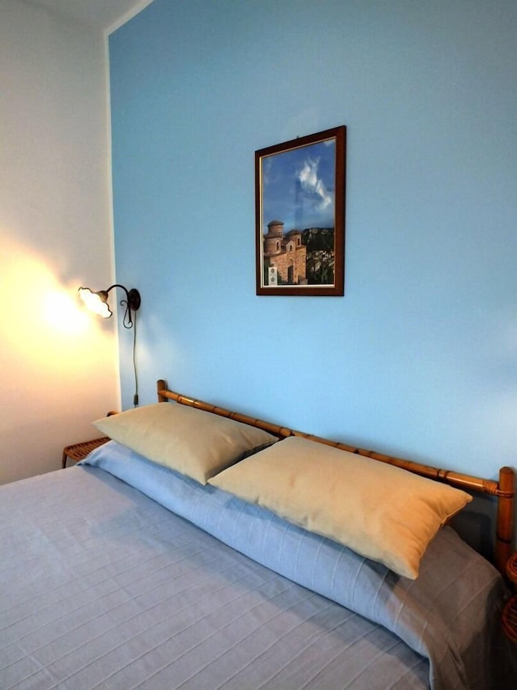ROOM 04