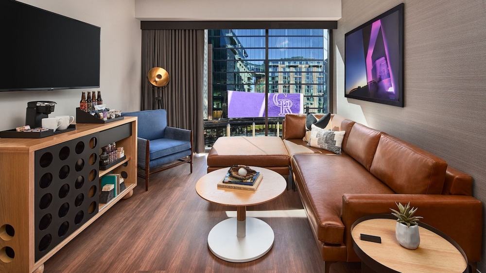 Suite, 1 King Bed (MVP) - Photo 4
