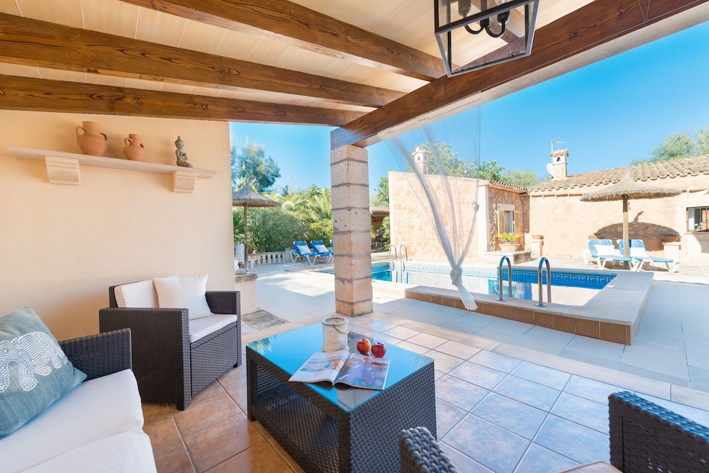 Villa photo 3