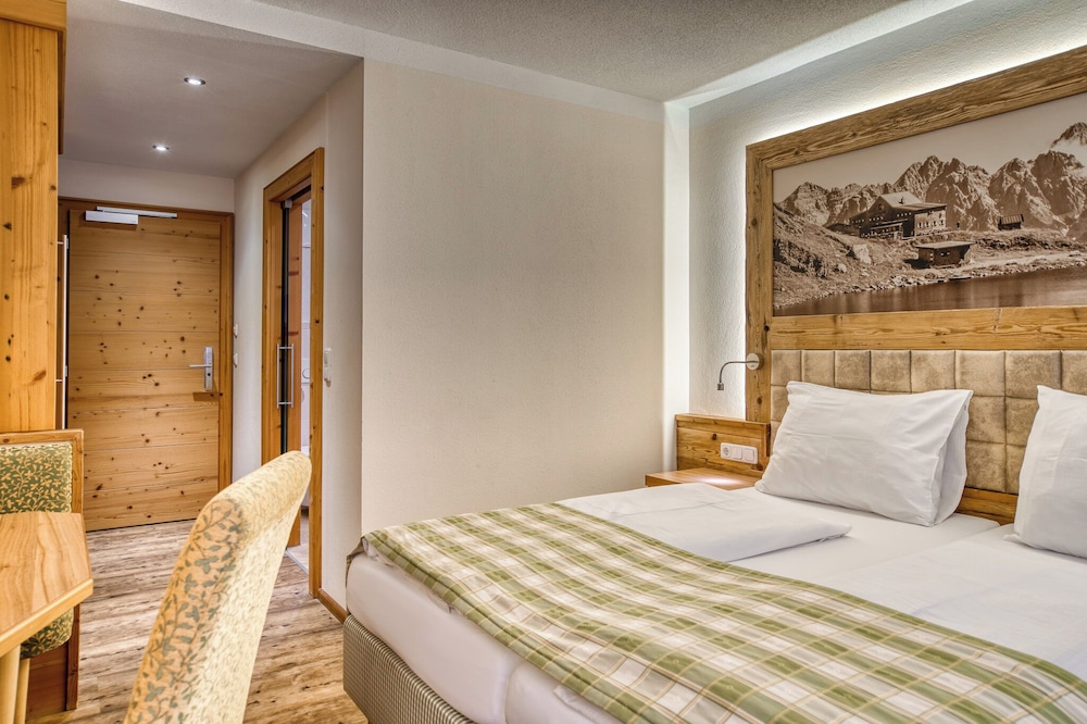 Basic Double Room photo 3
