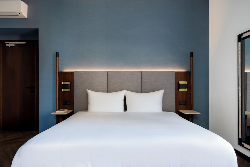 Superior Double Room, City View photo 1