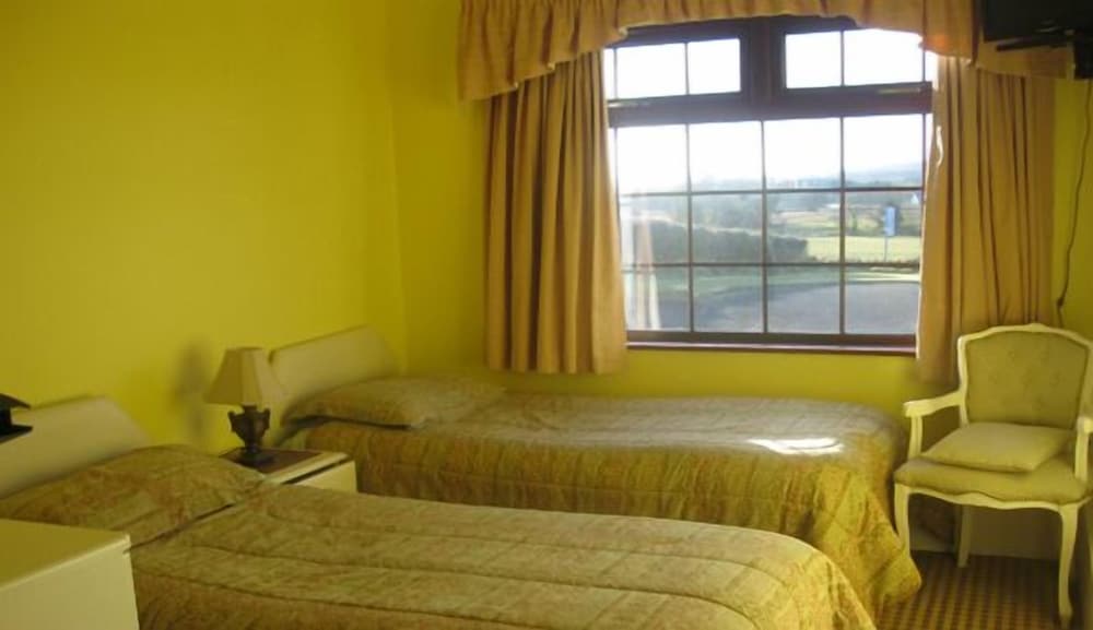 Twin Room, Ensuite photo 2