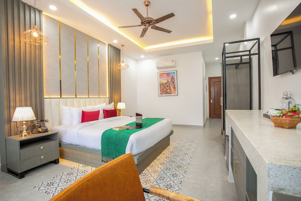 Deluxe Junior Suite with Balcony