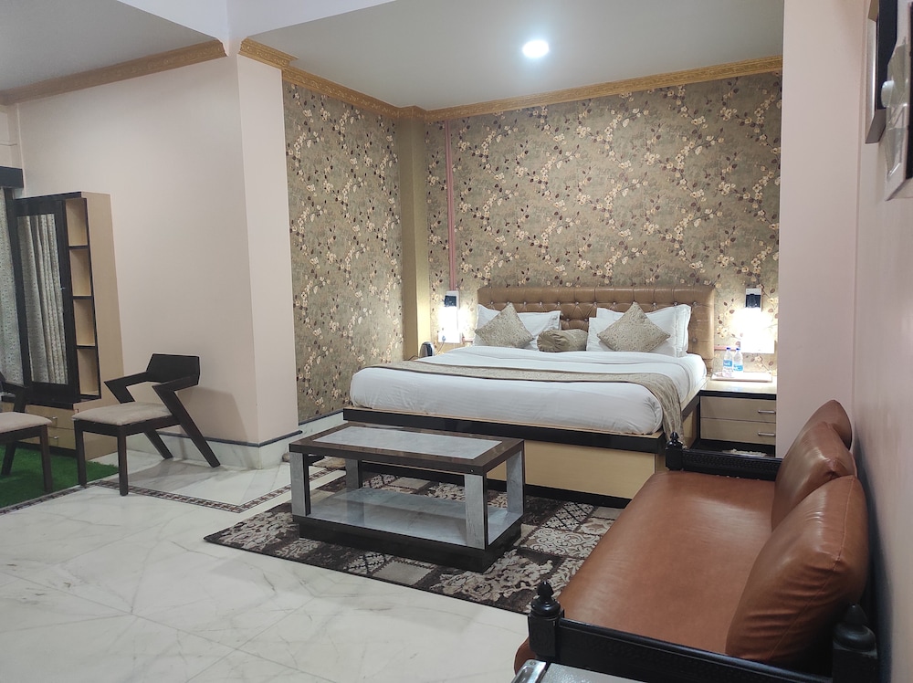 Suite - Photo 2