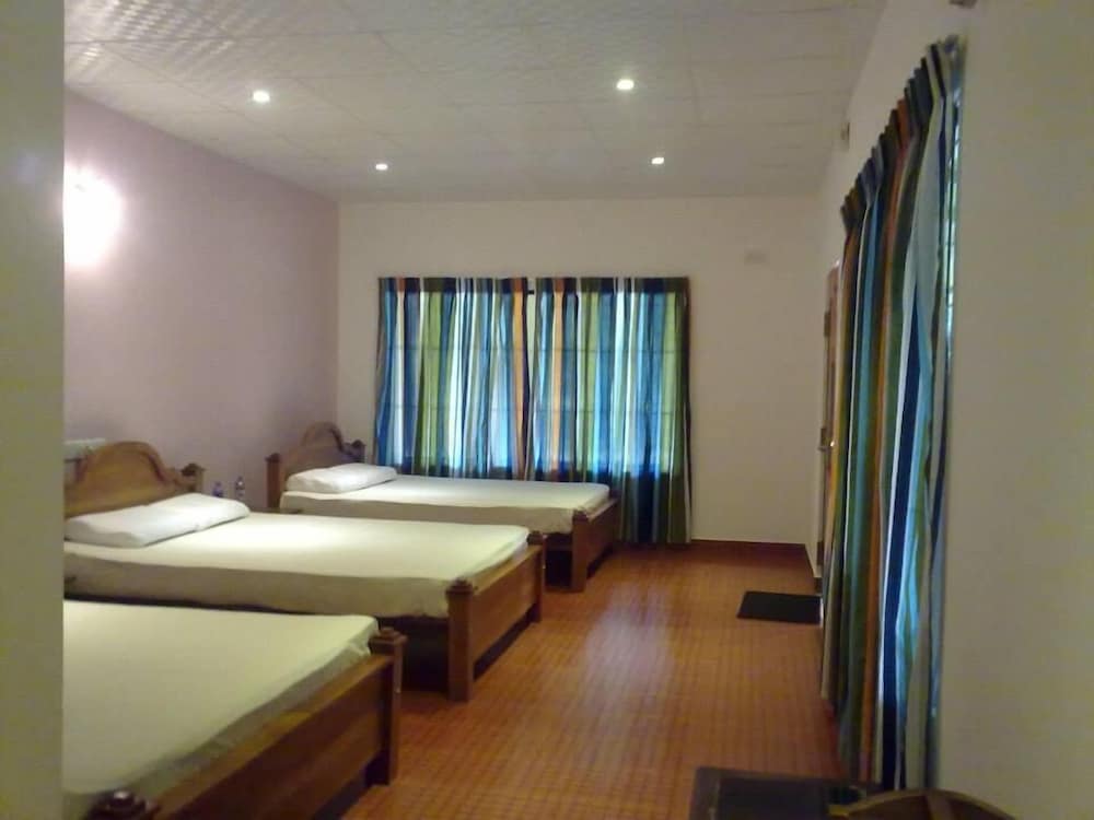 Standard Quadruple Room, 3 Bedrooms photo 3