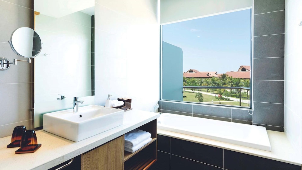 Deluxe Room, Garden View (Main Building) - Photo 5
