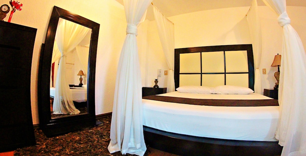 Comfort Double Room (Interior View with TV) photo 1