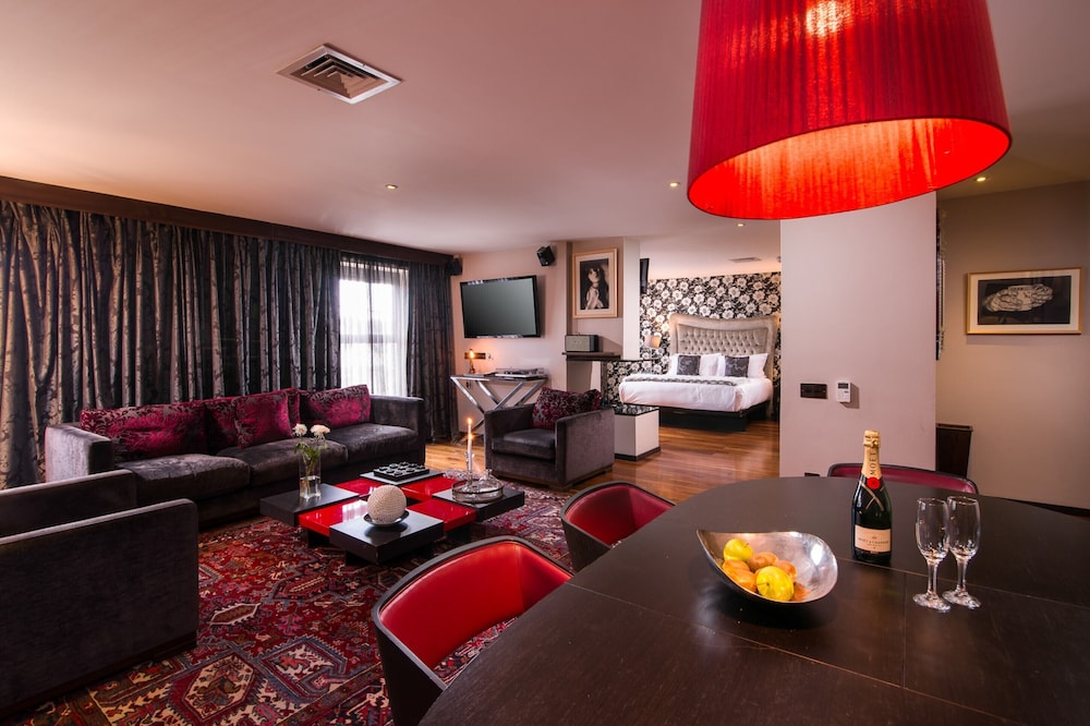 Suite X11