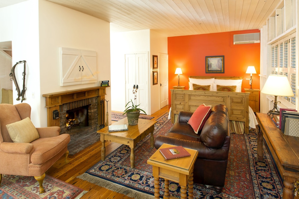 Signature Room, Accessible, Jetted Tub, Fireplace (Carriage Room) - Photo 1