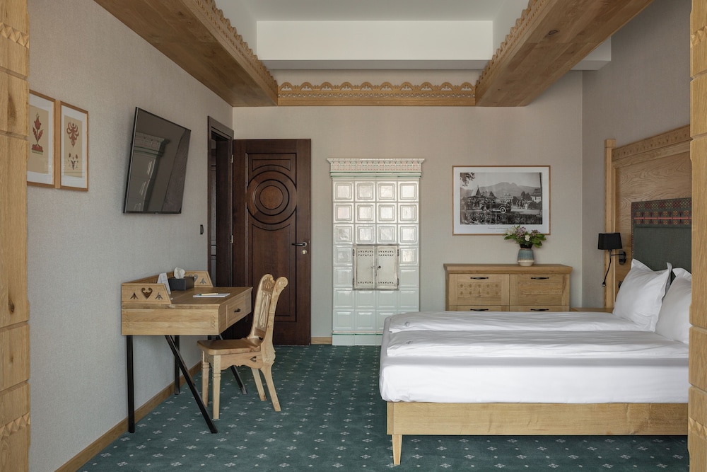 Executive Suite - Photo 3