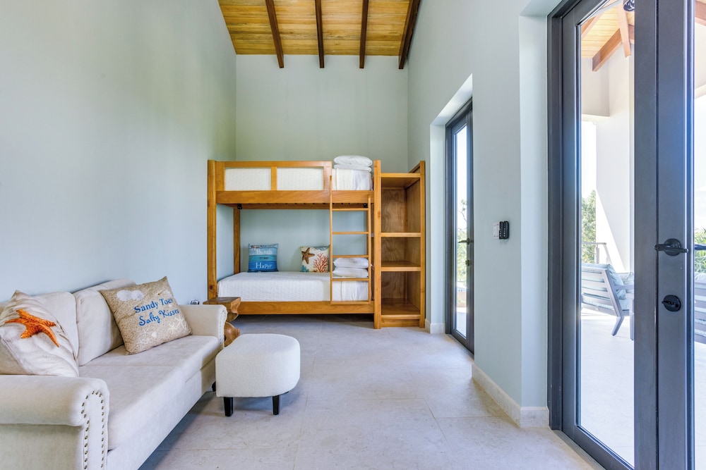 Luxury Villa, 5 Bedrooms, Hot Tub, Sea View photo 3