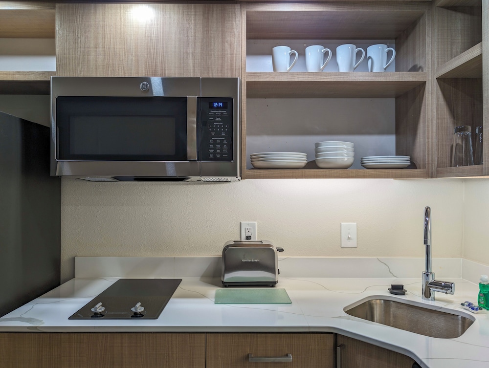 Suite, 1 King Bed, Accessible, Bathtub (Washer & Dryer) - Photo 5
