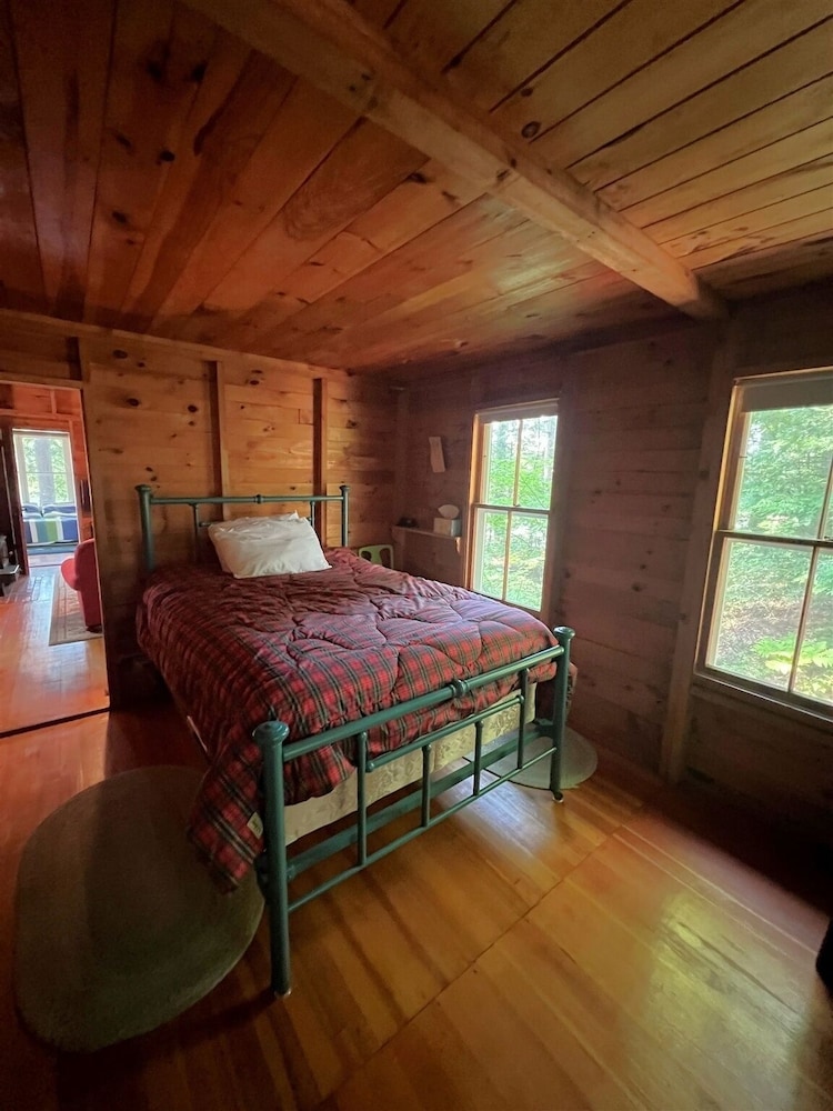 Cabin, 2 Bedrooms photo 1