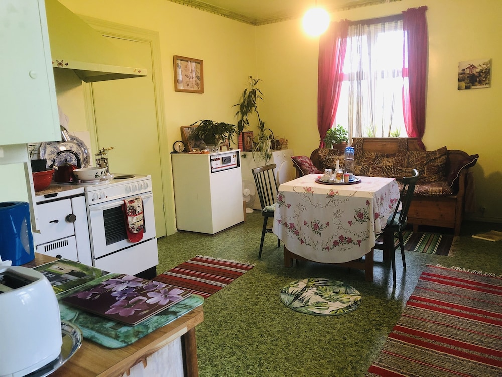Apartment photo 2