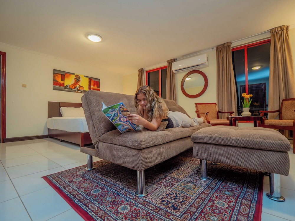 Premium Room, 1 King Bed, City View photo 3