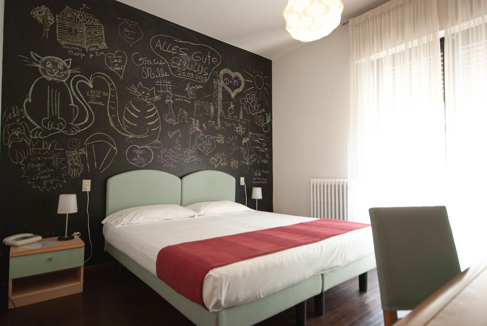 Basic Double Room photo 1