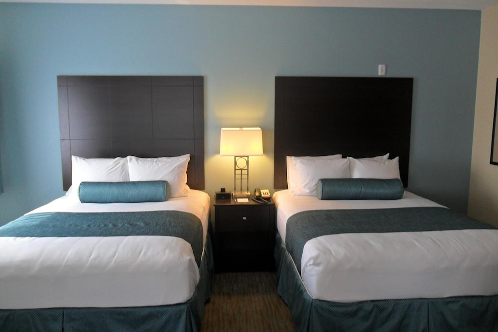 Room, 2 Queen Beds, Non Smoking photo 3
