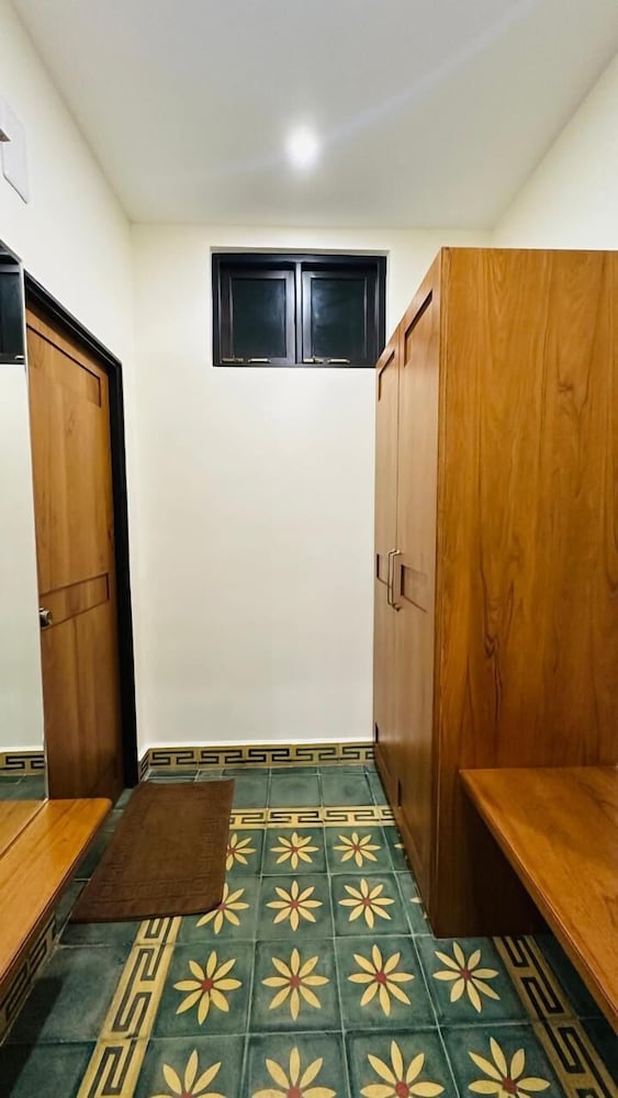 Executive Room - Photo 2