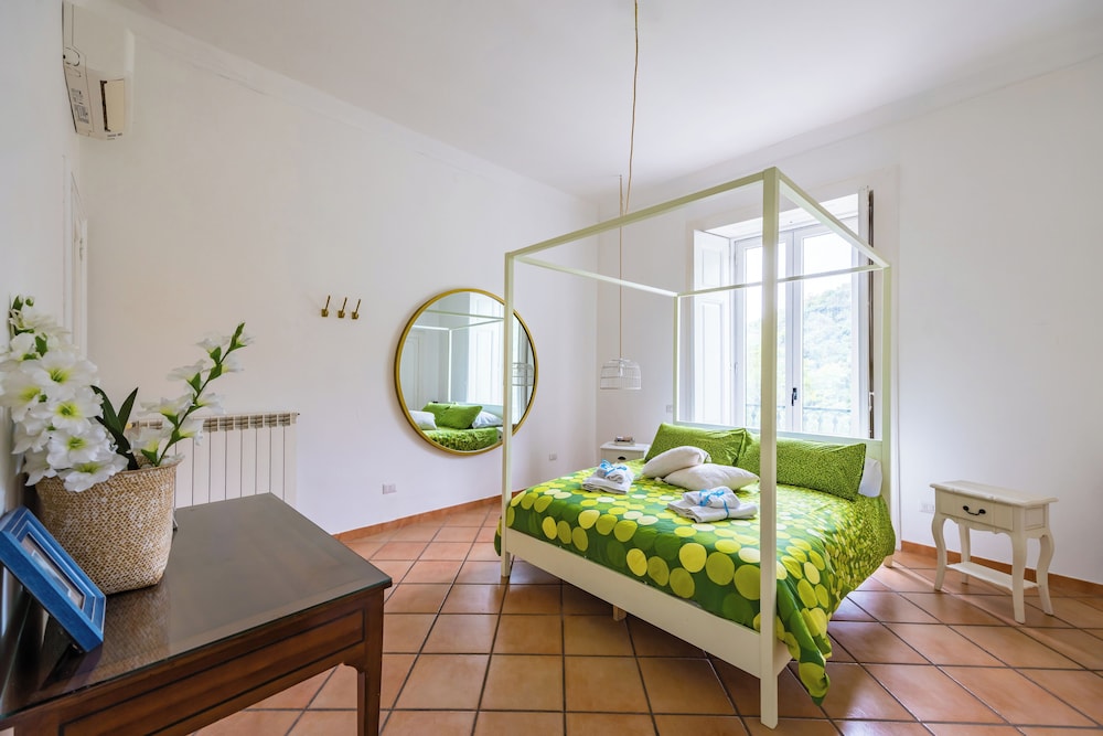 House (2 Bedrooms) photo 3