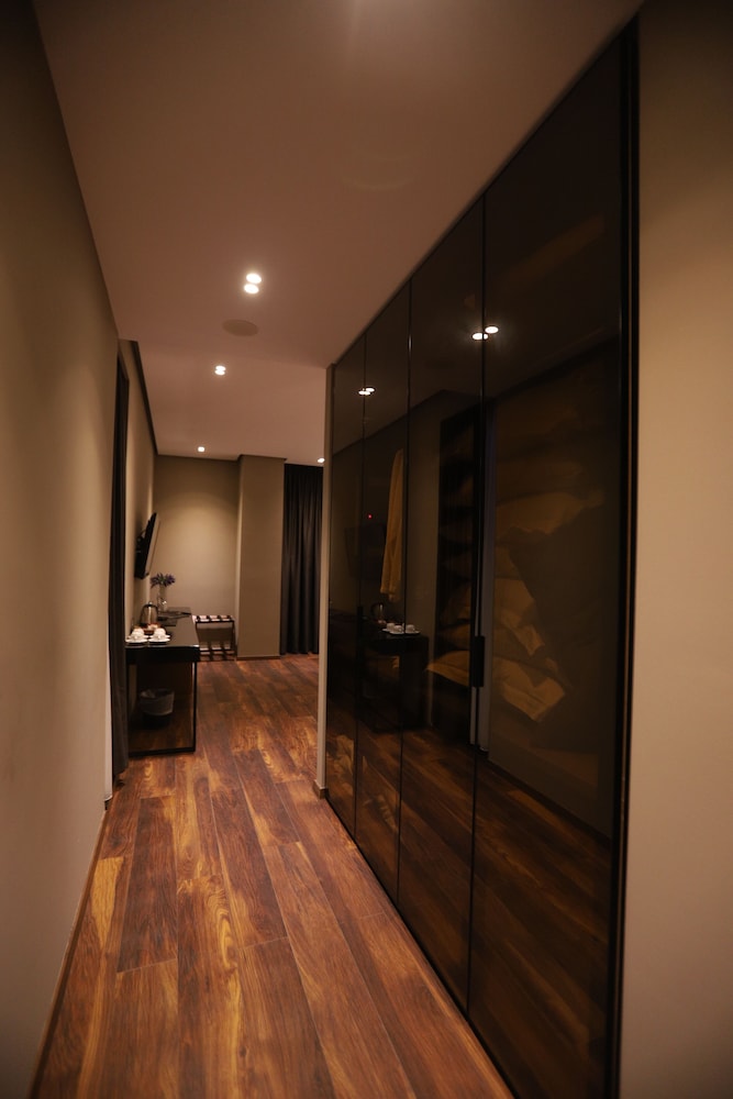 Family Room, Balcony photo 2
