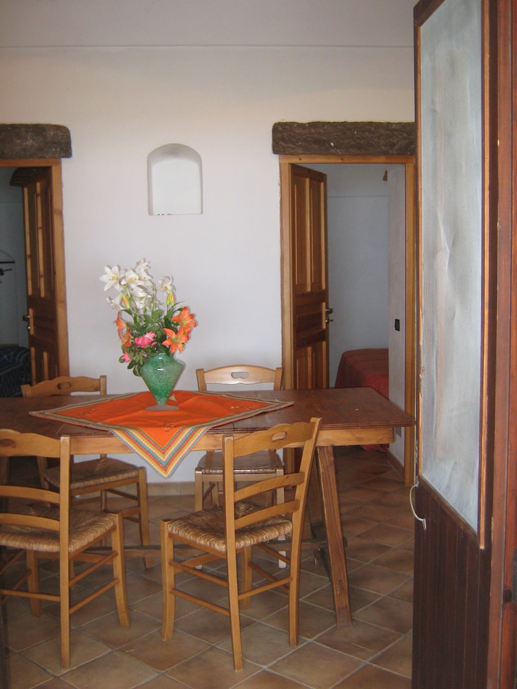 Classic Apartment, 2 Bedrooms photo 2