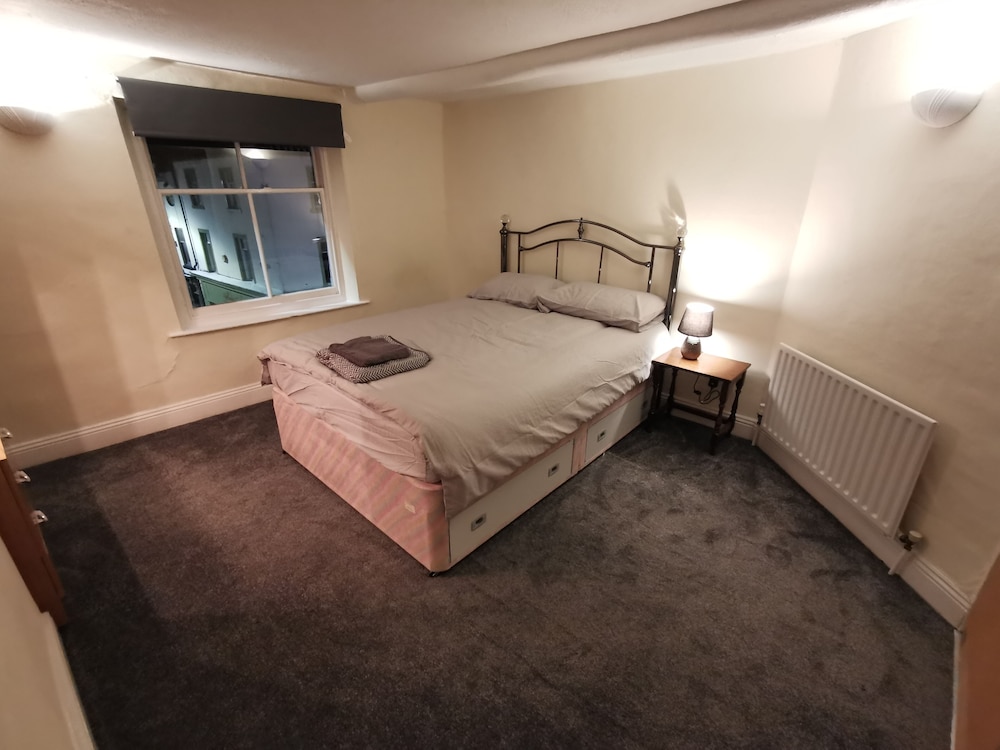 Apartment photo 2