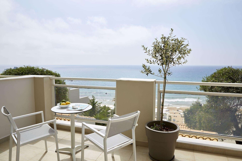 Junior Suite With Balcony And Panoramic Sea View photo 3