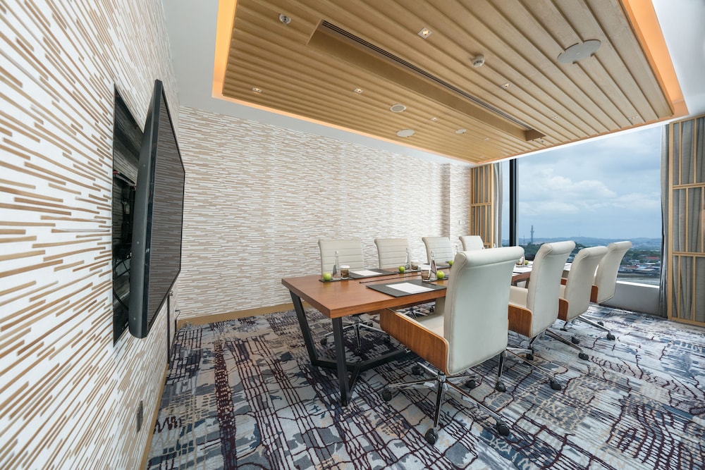 Executive Suite, 1 Bedroom - Photo 7