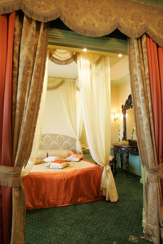 Luxury Marco Polo Suite photo 1